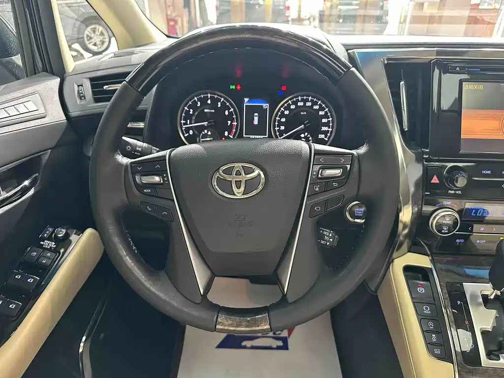 Toyota Alphard 2019 — фото 11