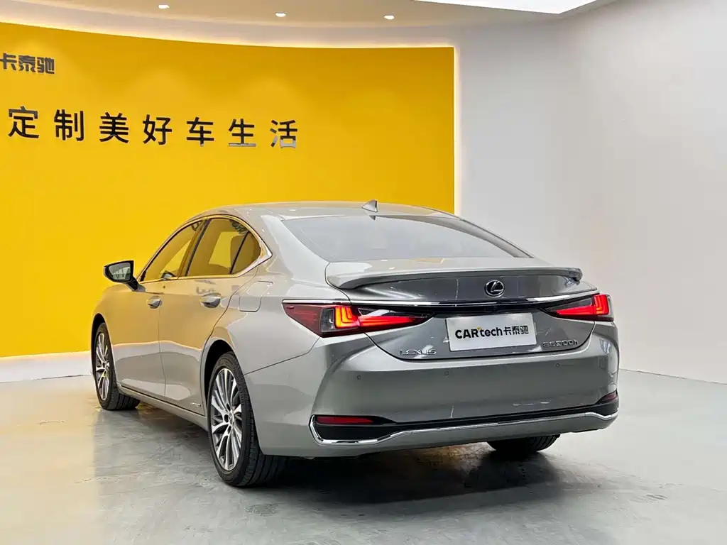 Lexus ES 2021 — фото 24