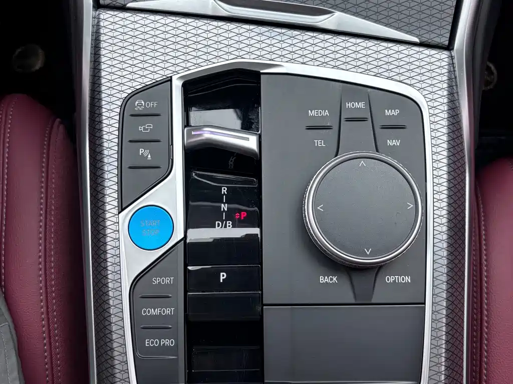 BMW i3 2024 — фото 11