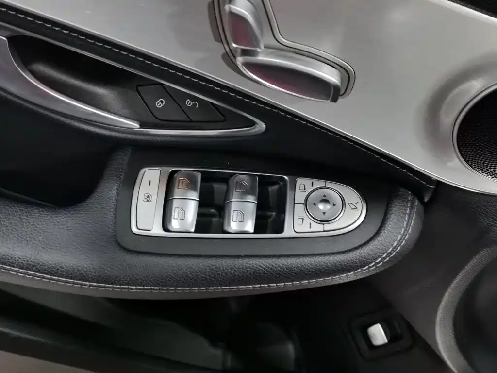 Mercedes-Benz C-Class 2019 — фото 9