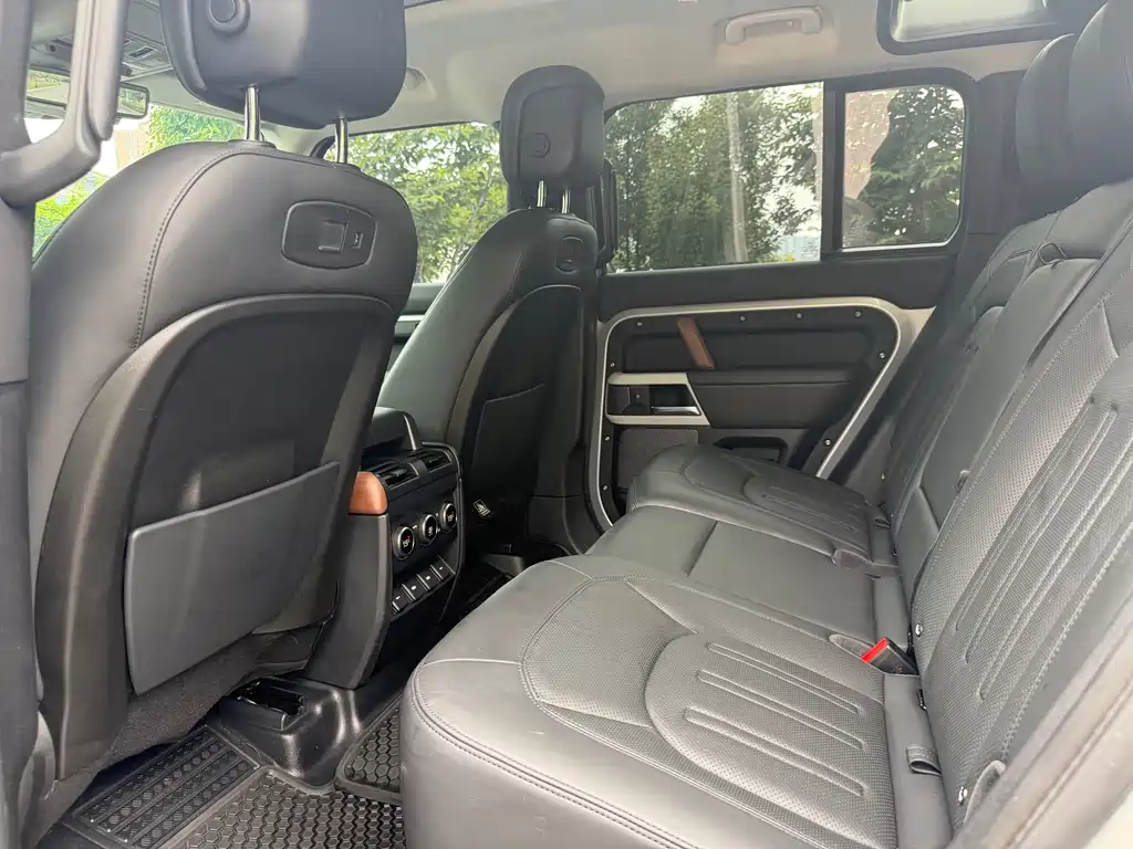 Land Rover Defender 2020 — фото 12