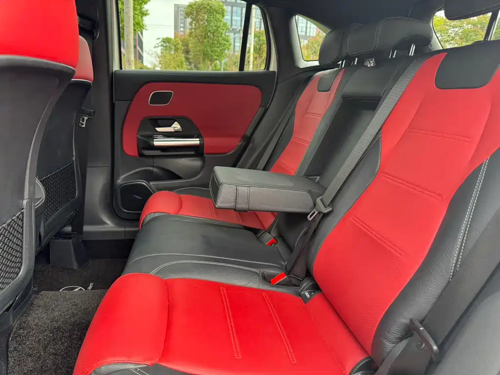 Mercedes-Benz GLA AMG 2021 — фото 13