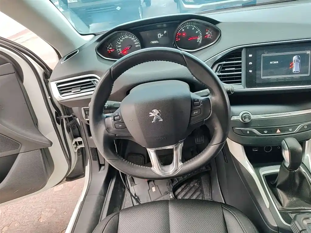 Peugeot 308S 2017 — фото 11