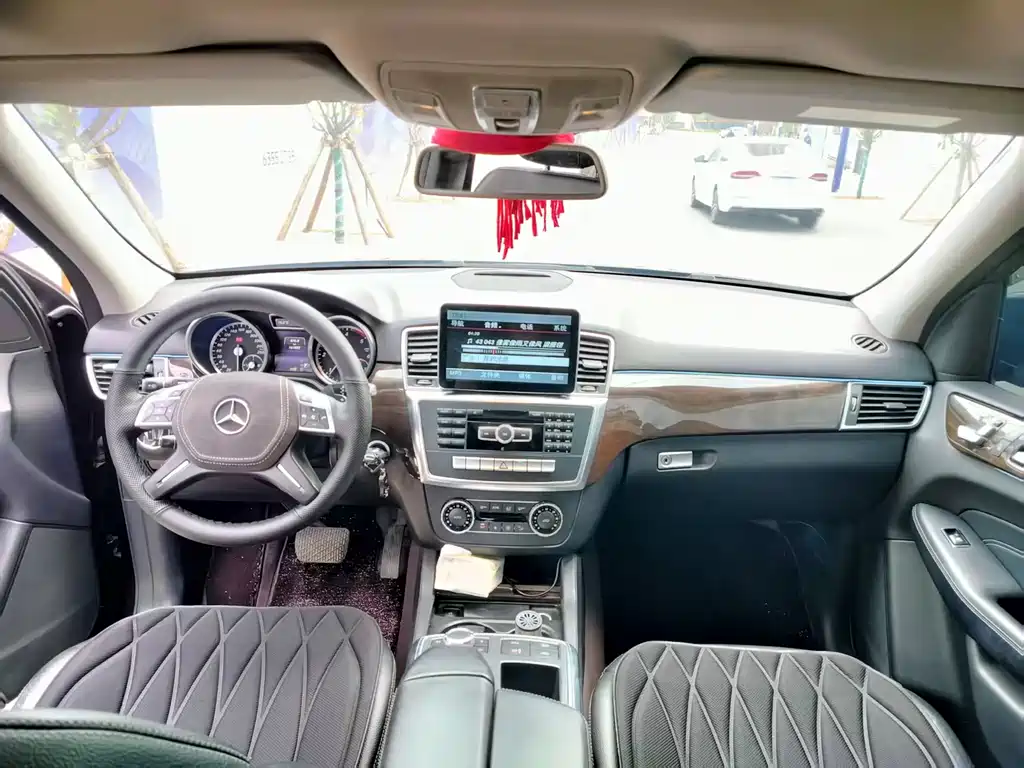 Mercedes-Benz M-Class 2015