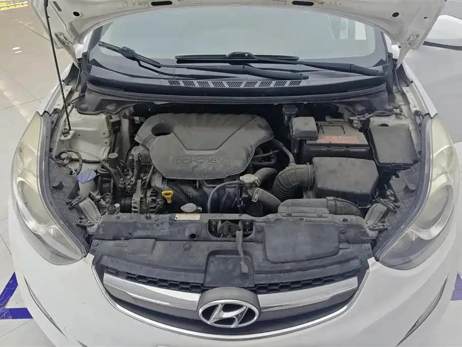Hyundai Elantra Langdong 2015 — фото 10