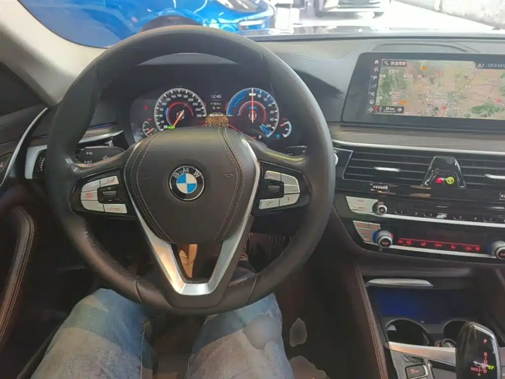 BMW 5 Series New Energy 2018 — фото 10