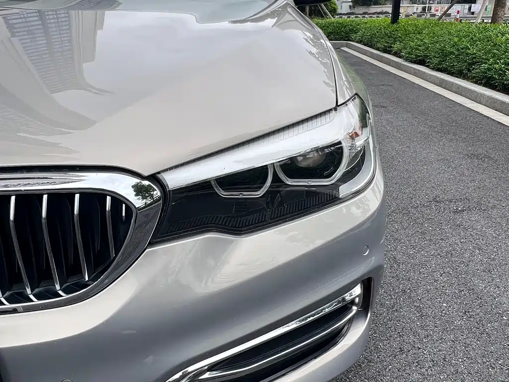 BMW 5 Series 2018 — фото 22