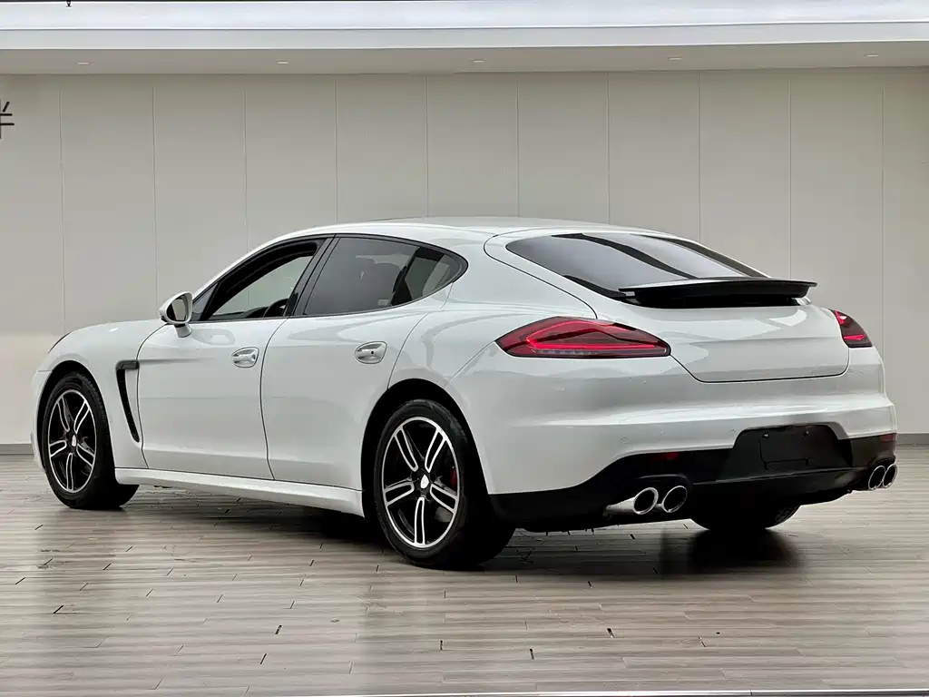 Porsche Panamera 2015 — фото 27
