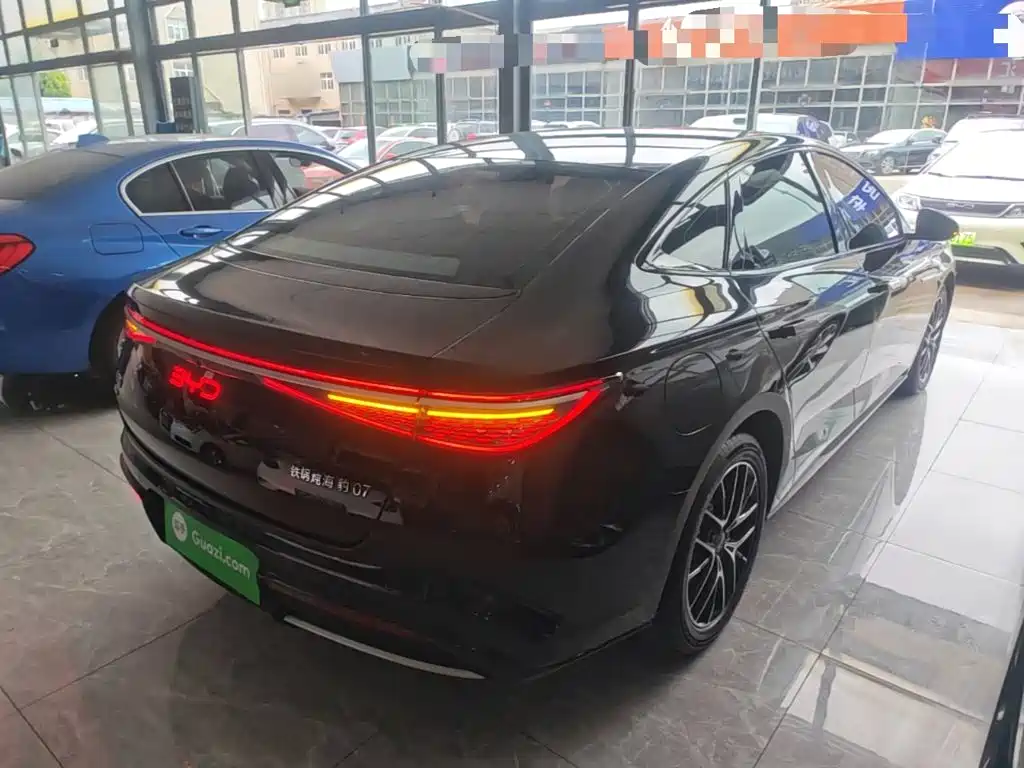 BYD Seal 07 DM-i 2025 — фото 7