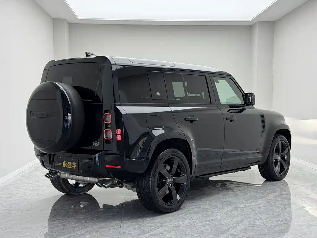 Land Rover Defender 2023 — фото 2