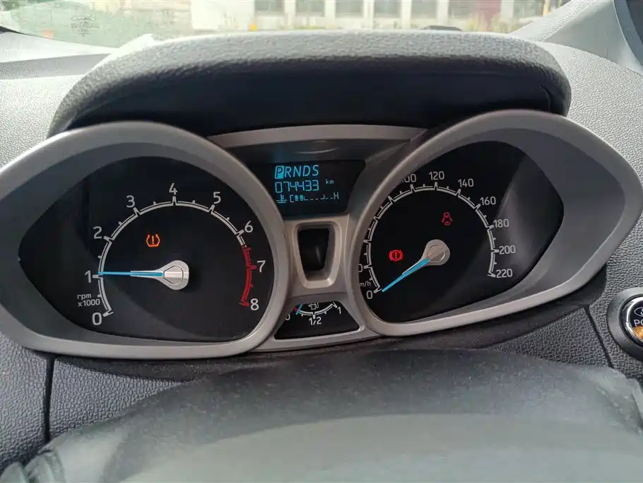 Ford Ecosport 2017 — фото 14