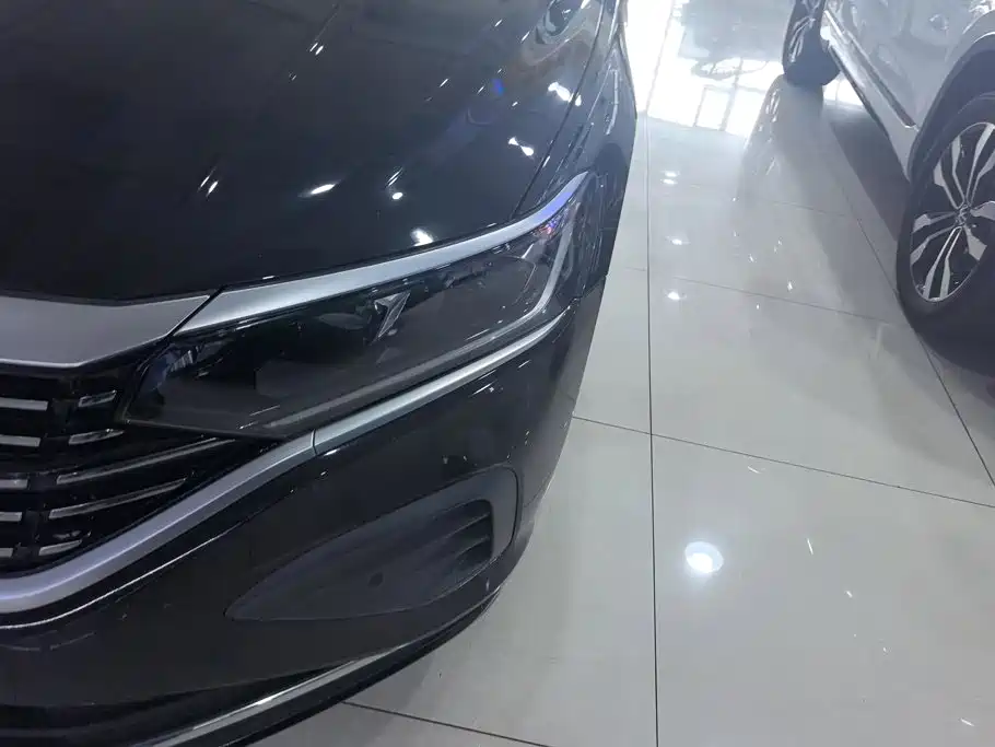 Volkswagen Passat 2023