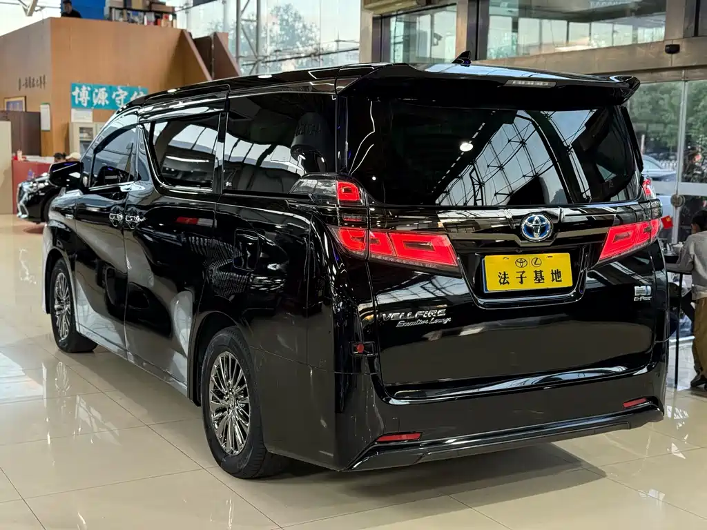 Toyota Vellfire 2021 — фото 24