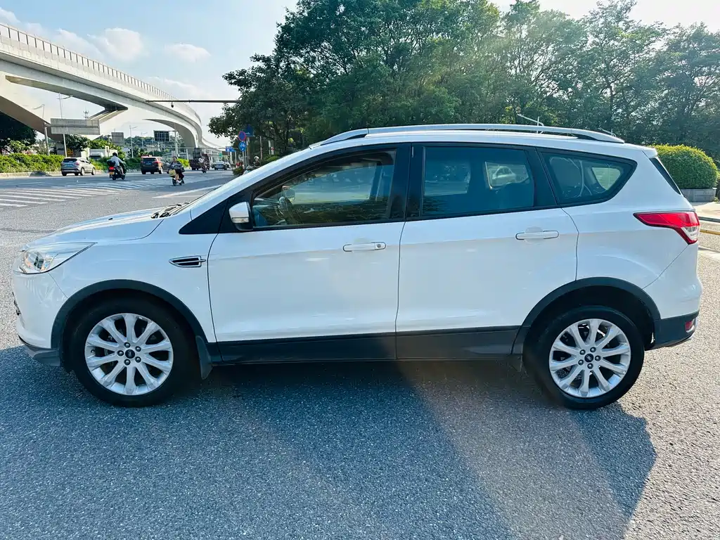 Ford Kuga 2016 — фото 4
