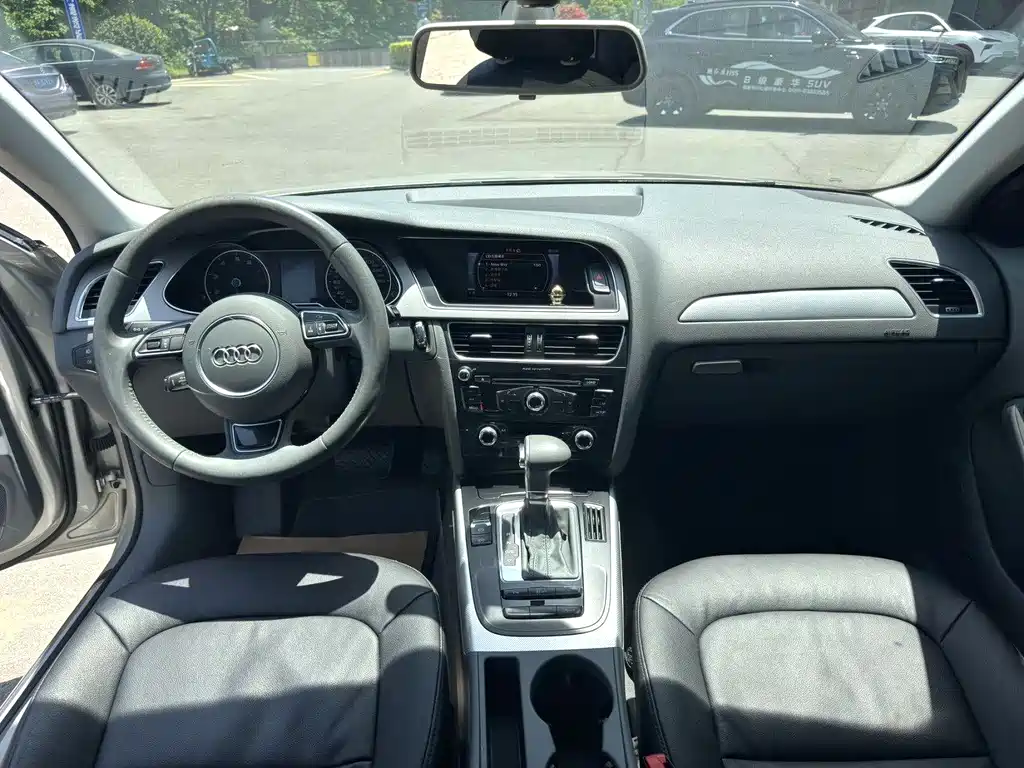 Audi A4L 2015