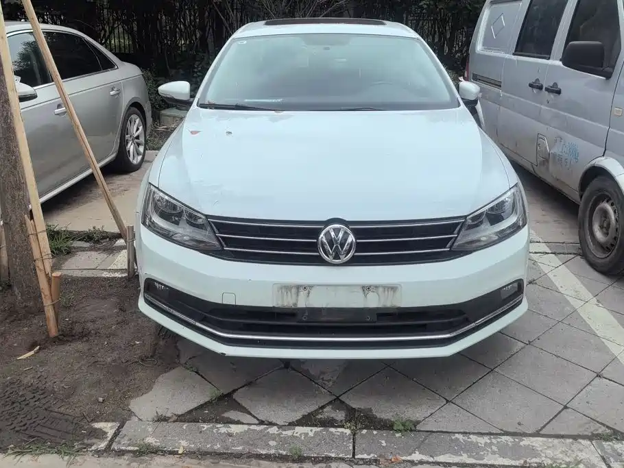 Volkswagen Sagitar 2018