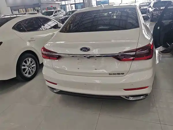 Ford Escort 2021