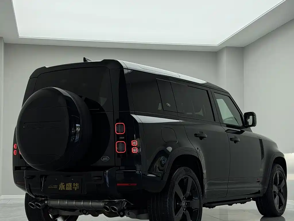 Land Rover Defender 2023 — фото 4