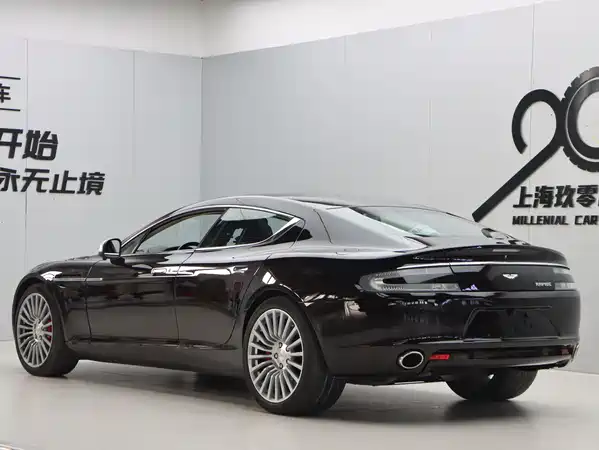 Aston Martin Rapide 2010