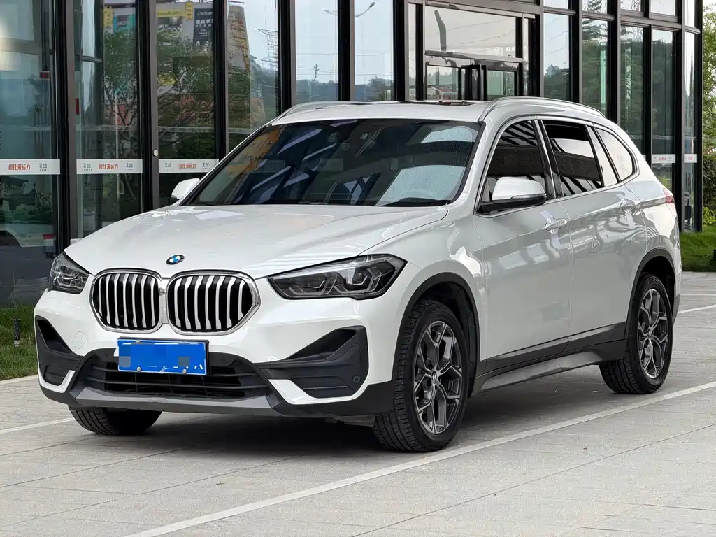 BMW X1 2022 — фото 1