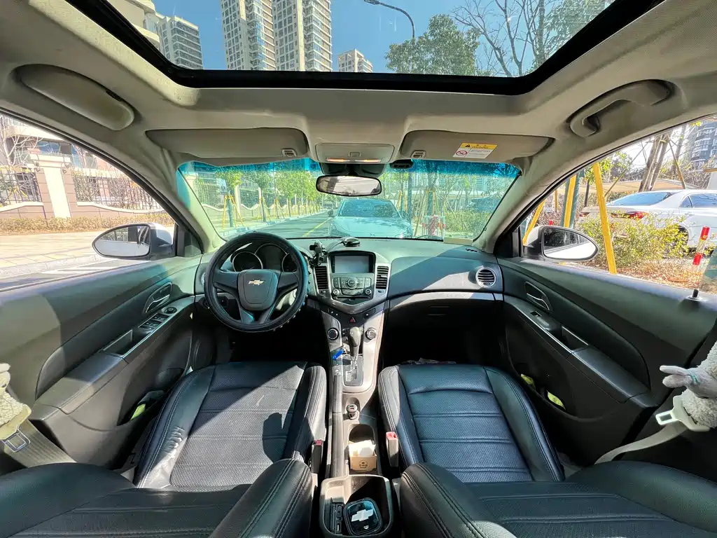 Chevrolet Cruze 2015 — фото 10