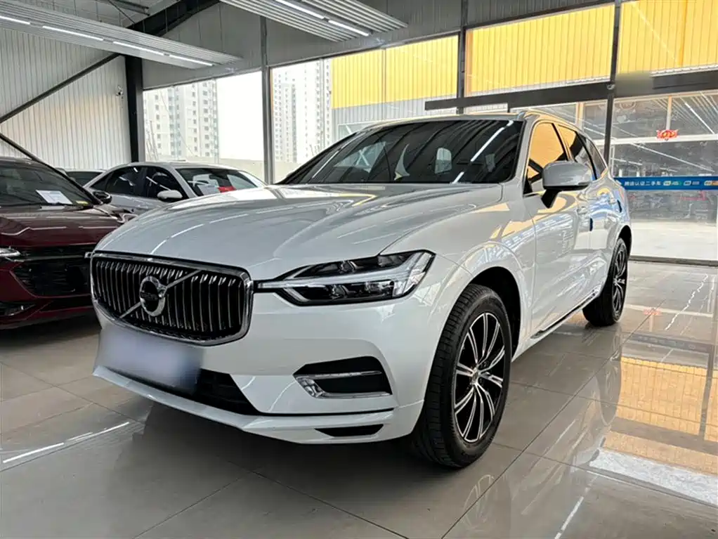 Volvo XC60 2020 — фото 1