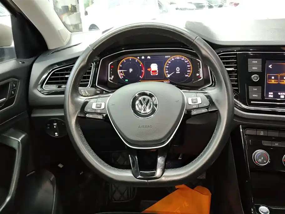 Volkswagen T-Roc 2020 — фото 15