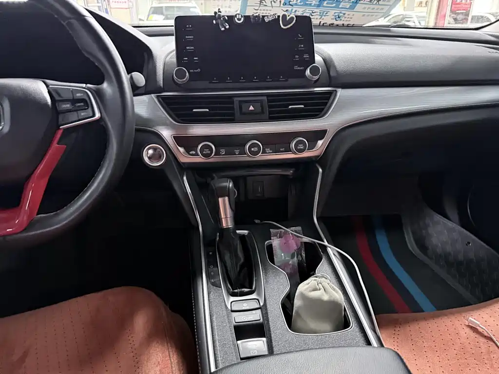 Honda Accord 2019 — фото 12