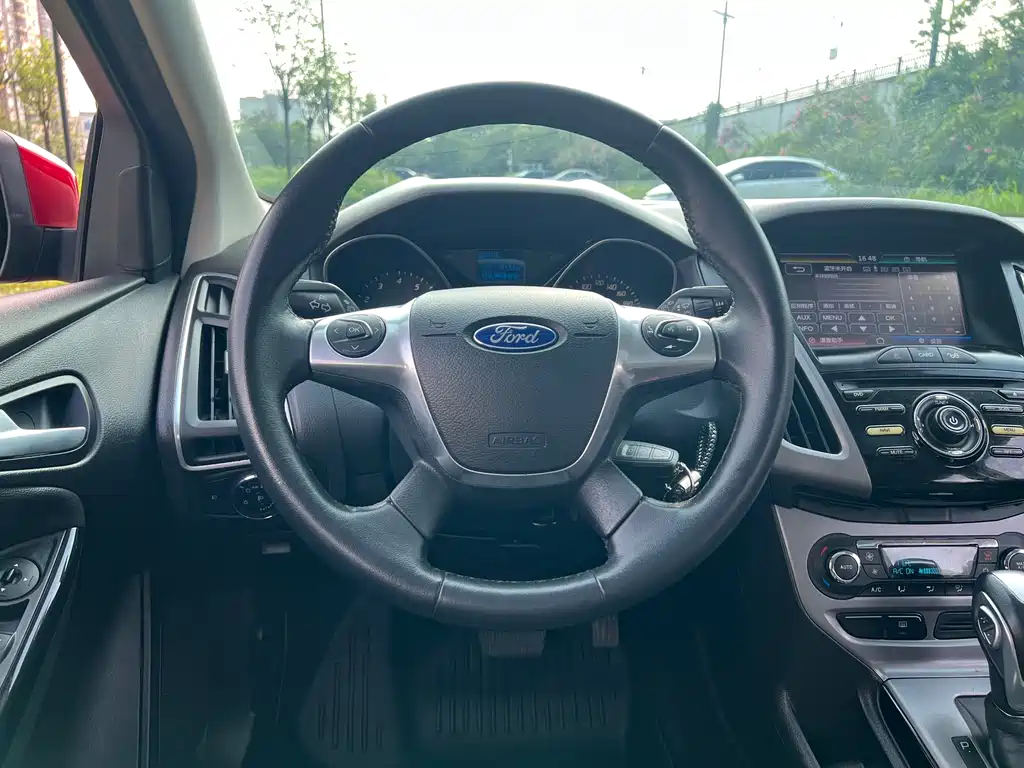 Ford Focus 2015 — фото 4