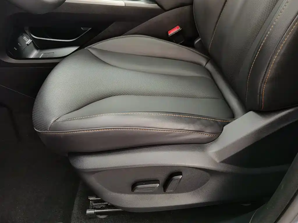 Roewe RX5 New Energy 2023 — фото 20