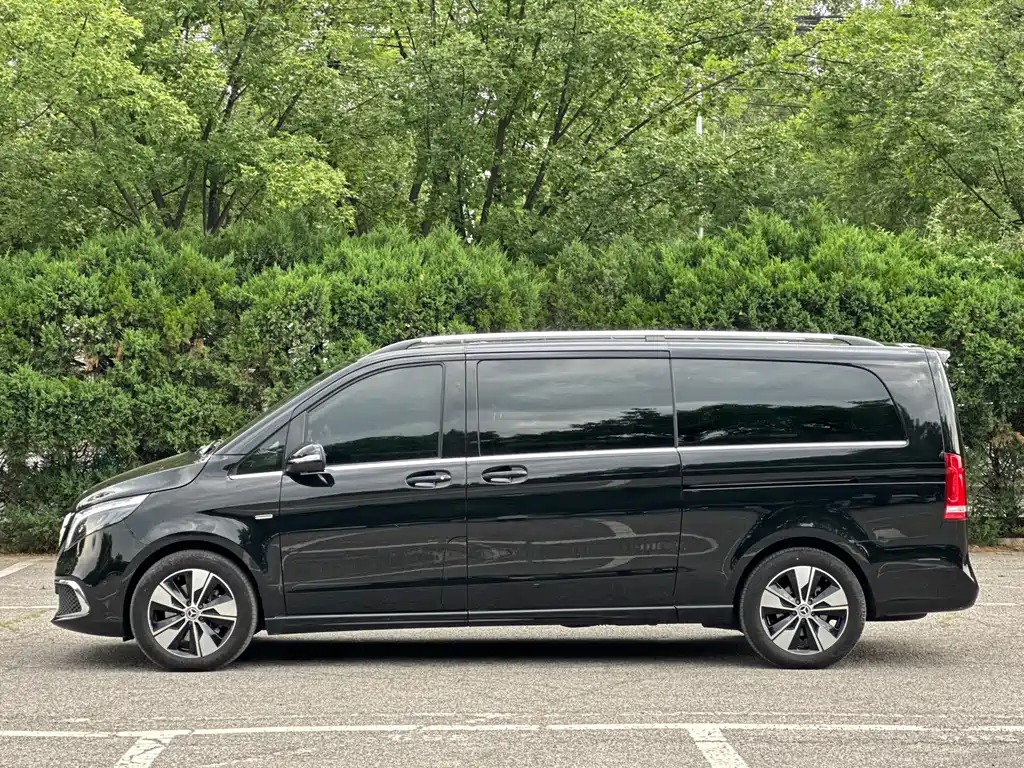 Mercedes-Benz V-Class 2024 — фото 15