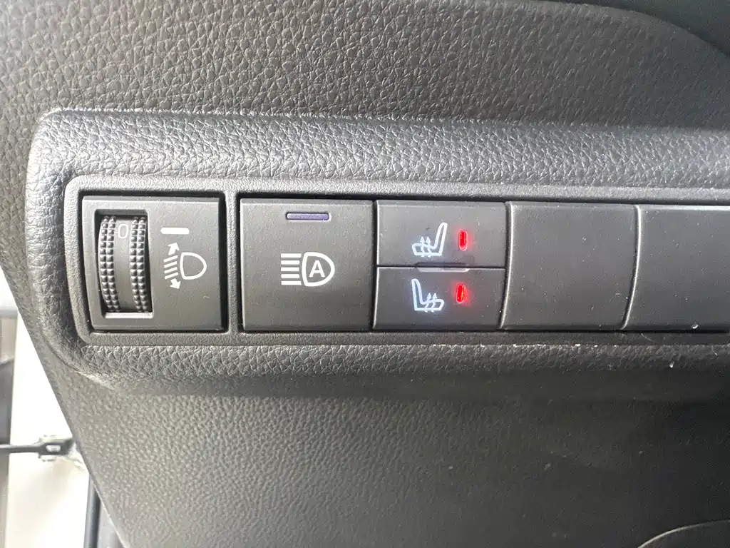 Toyota Corolla 2023 — фото 11