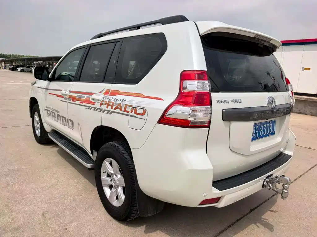 Toyota Prado 2015 — фото 6