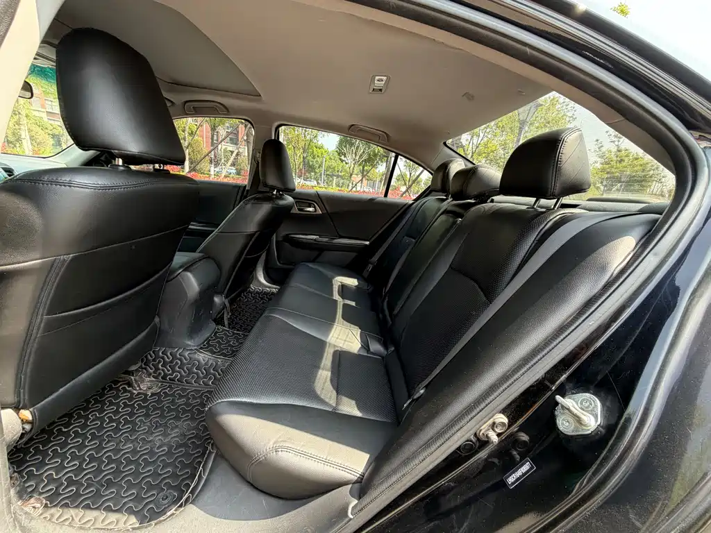 Honda Accord 2015 — фото 13
