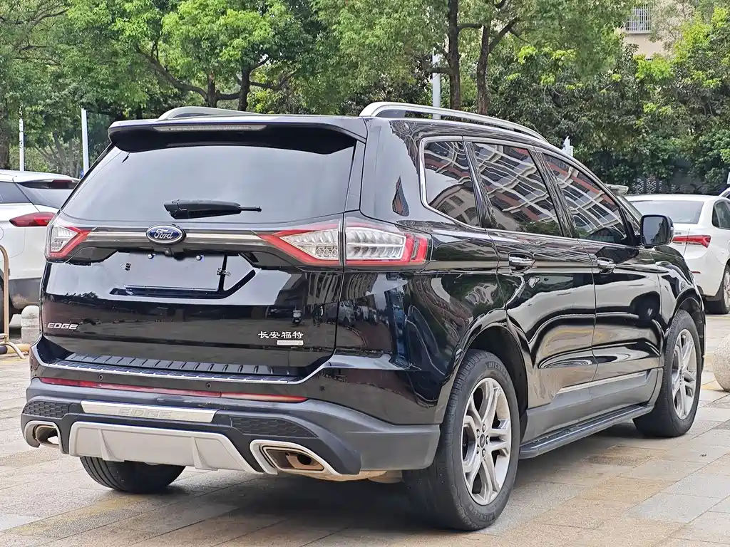 Ford Edge 2019 — фото 10