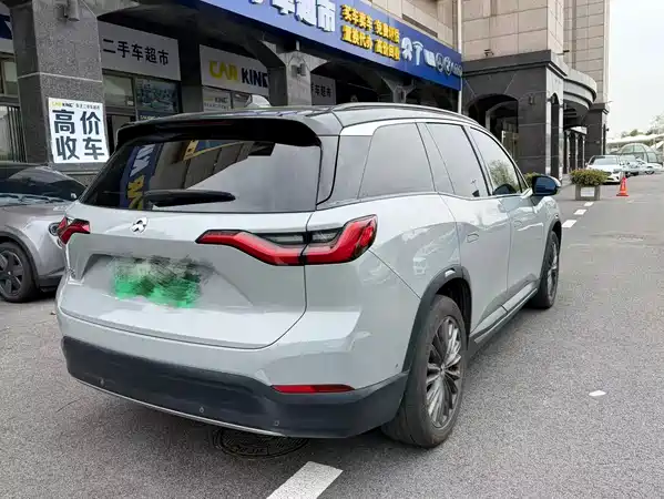 NIO ES8 2019