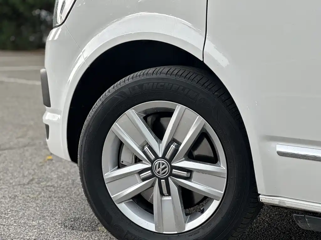 Volkswagen Multivan 2017 — фото 57