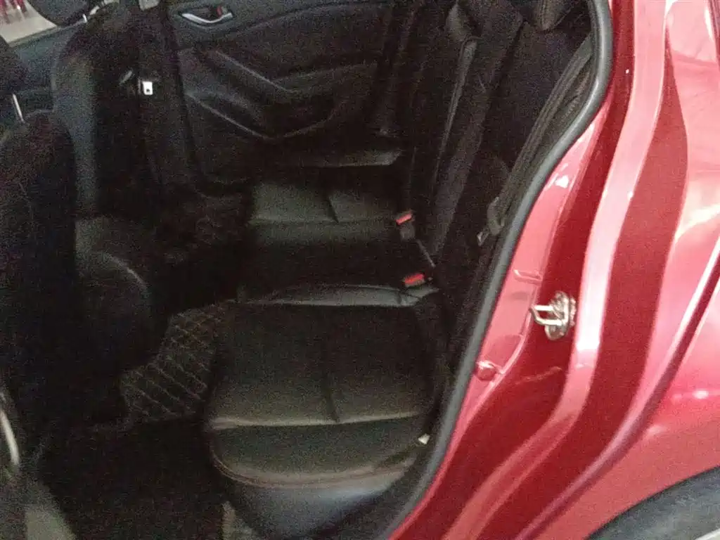 Mazda 3 Axela 2017 — фото 17