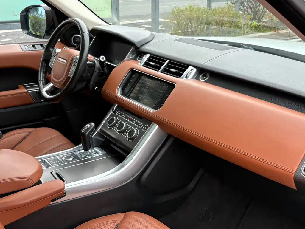Land Rover Range Rover Sport 2016 — фото 9