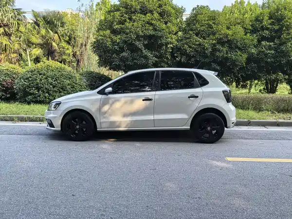 Volkswagen Polo 2015