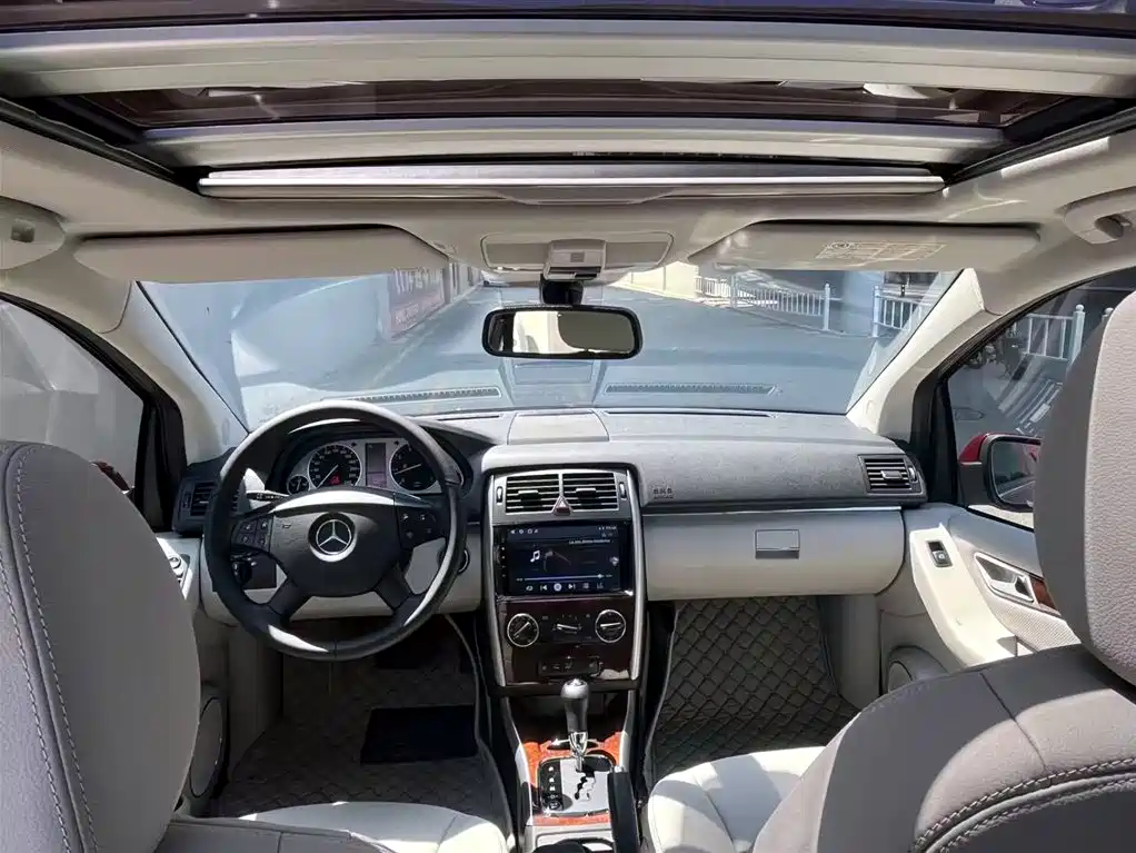 Mercedes-Benz B-Class 2010 — фото 10