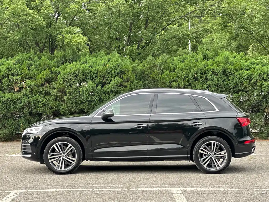Audi Q5L 2021 — фото 15