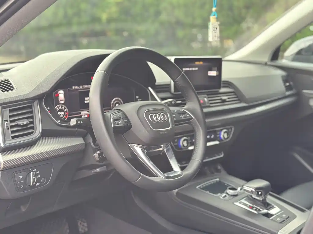 Audi Q5L 2021 — фото 16