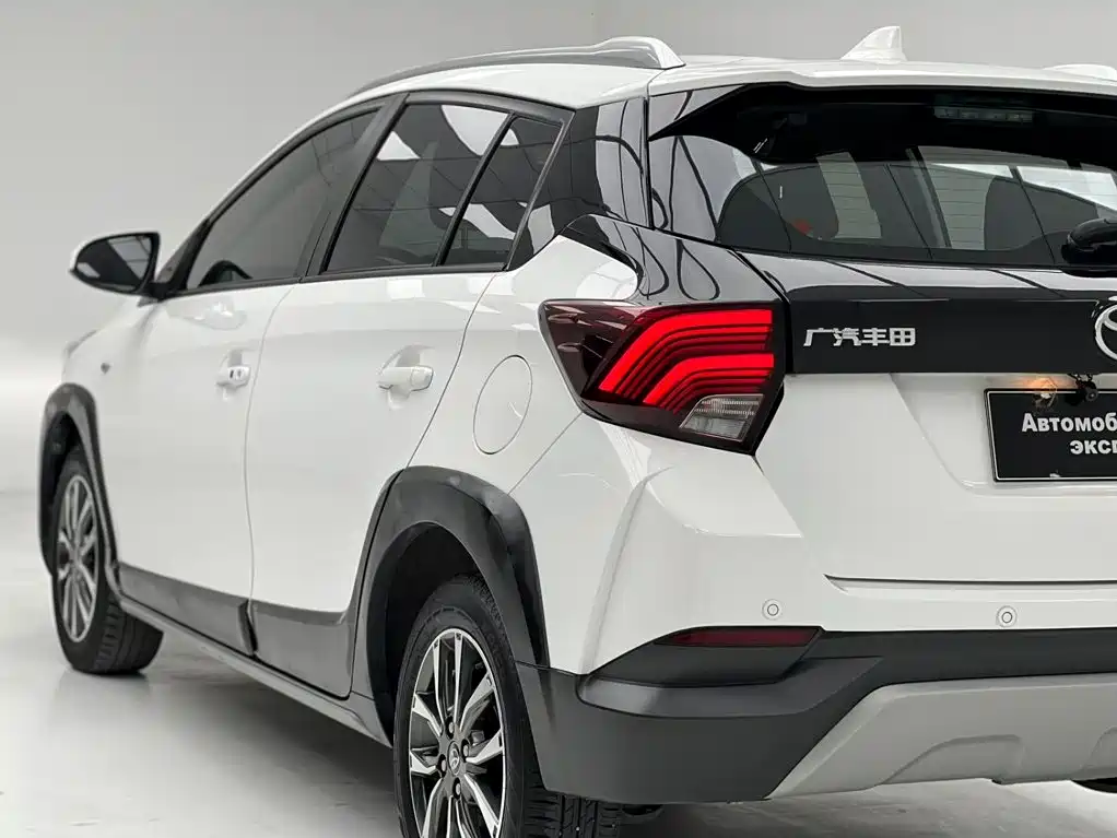Toyota Yaris L 2023