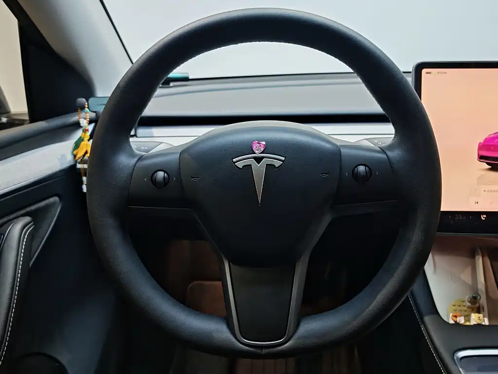 Tesla Model Y 2024 — фото 15