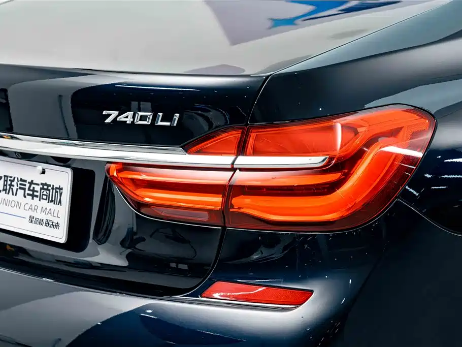 BMW 7 Series 2019 — фото 8