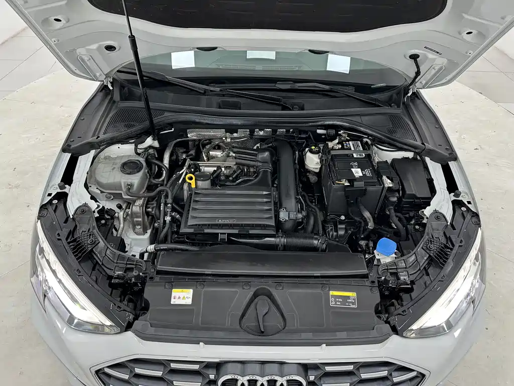 Audi A3 2023 — фото 17