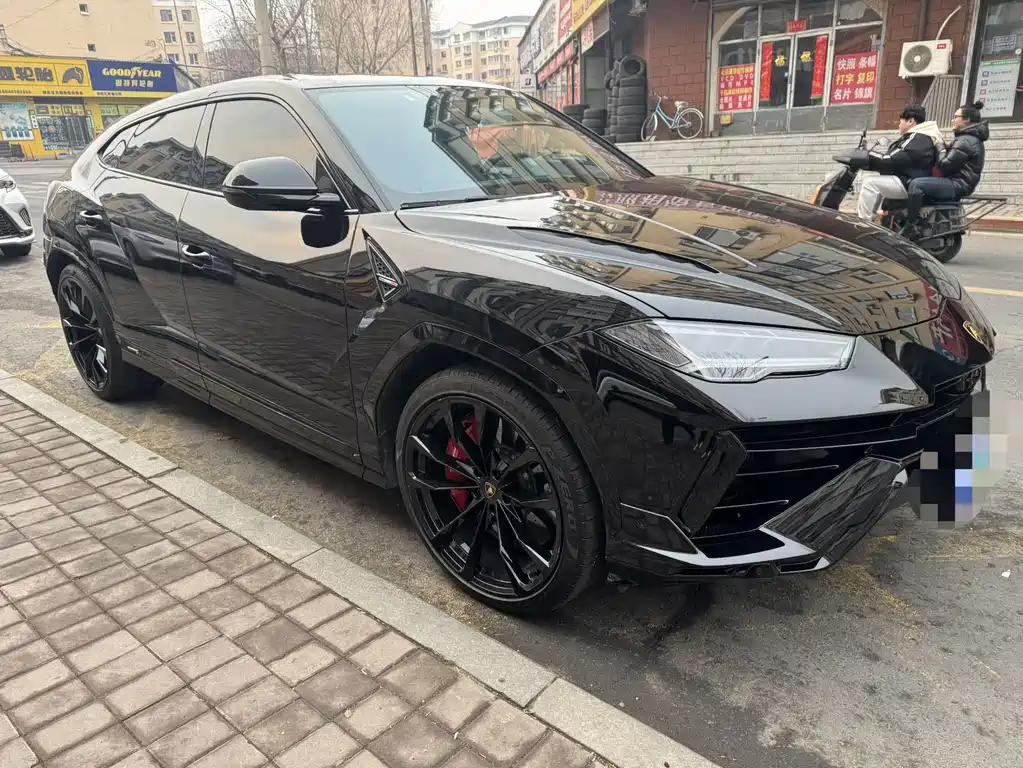 Lamborghini Urus 2024 — фото 2