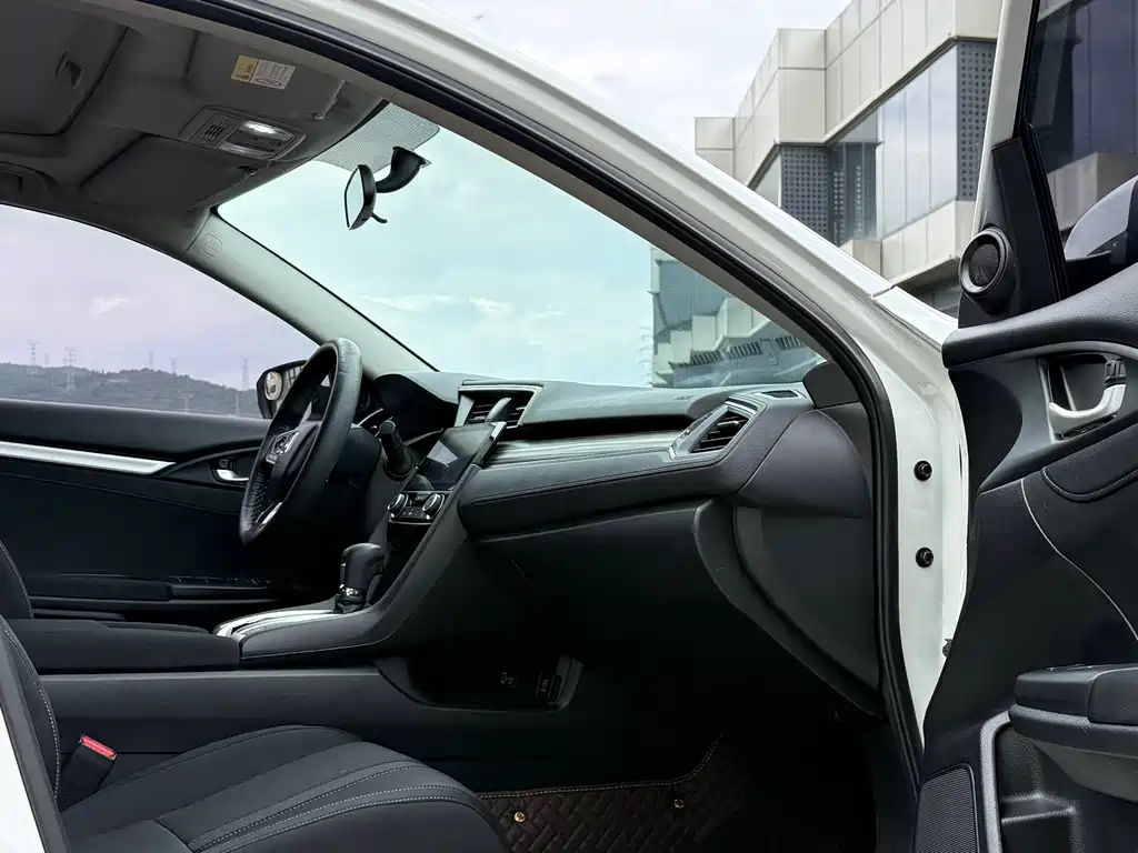 Honda Civic 2020 — фото 13