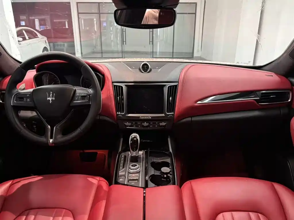 Maserati Levante 2018 — фото 5